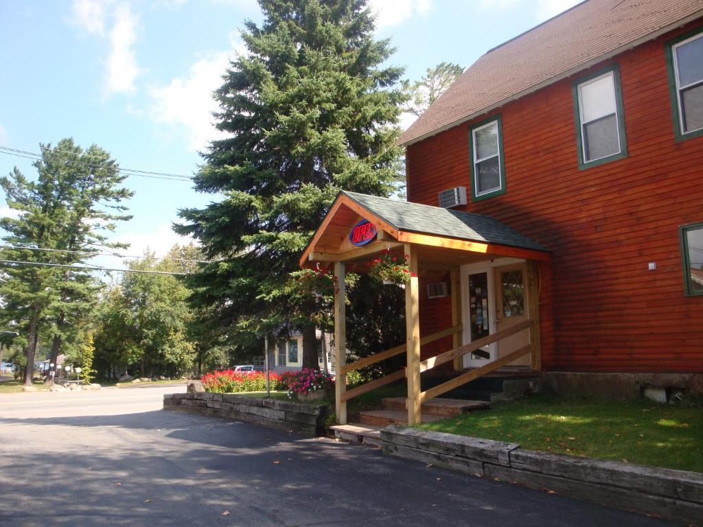 Maple Leaf Inn レークプラシッド エクステリア 写真